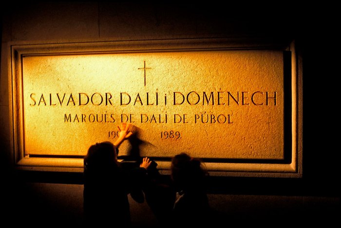 Salvador Dalí, el legado de un gran artista (2004)